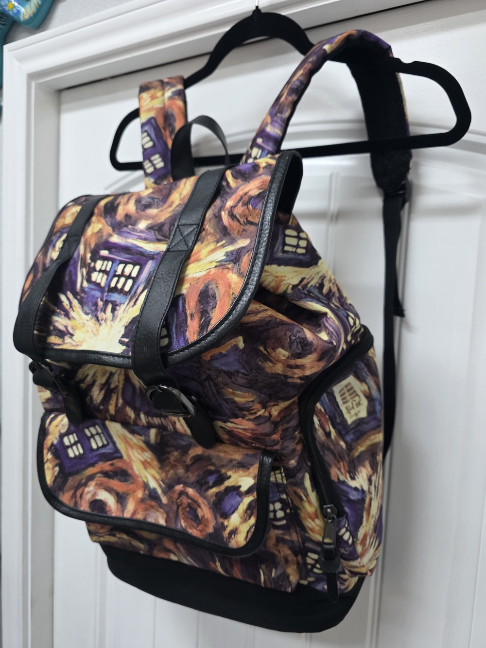 Doctor Who Exploding TARDIS Slouch Backpack - Picture 4 of 12